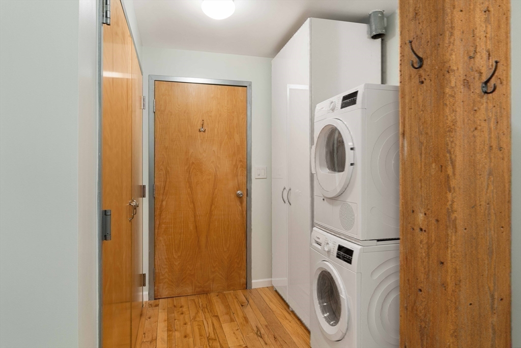 21 Wormwood St # 209