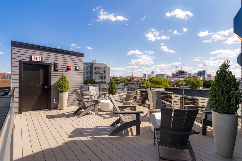 28 South Street # 402