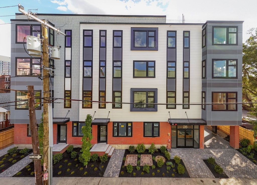 28 South Street # 302