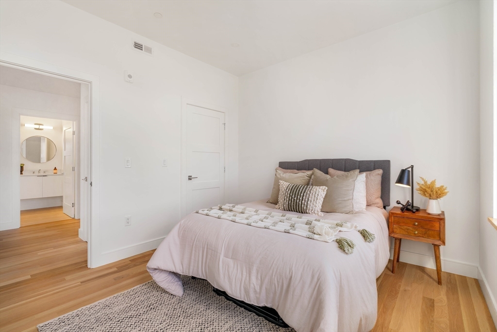 28 South Street # 204