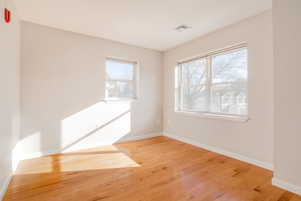 12 Finch Street # 12