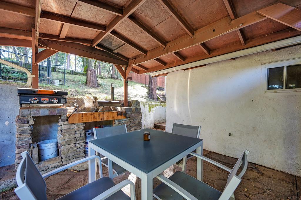 2977 Mosquito Road