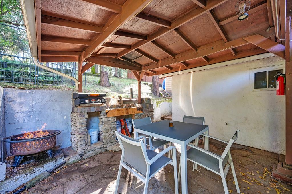 2977 Mosquito Road