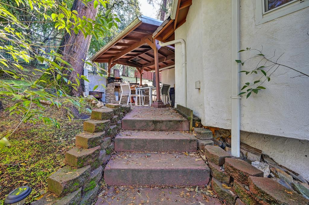 2977 Mosquito Road