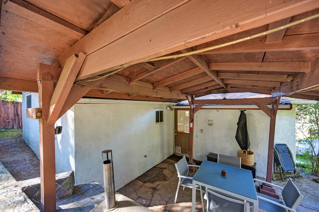 2977 Mosquito Road