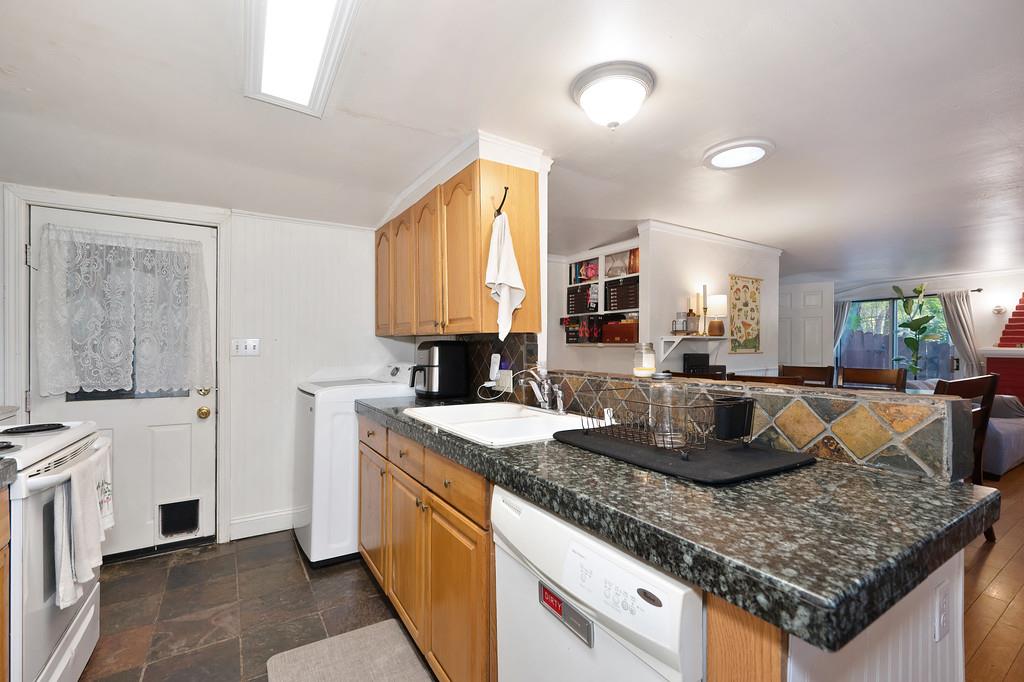 2977 Mosquito Road