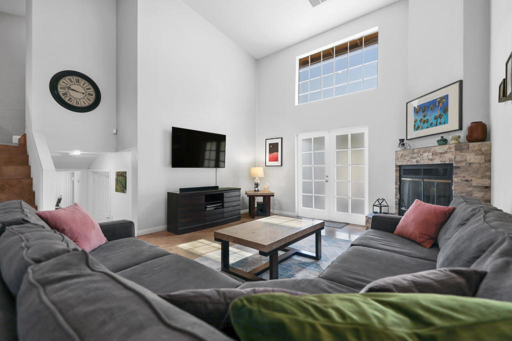 29120 Avenida La Vista