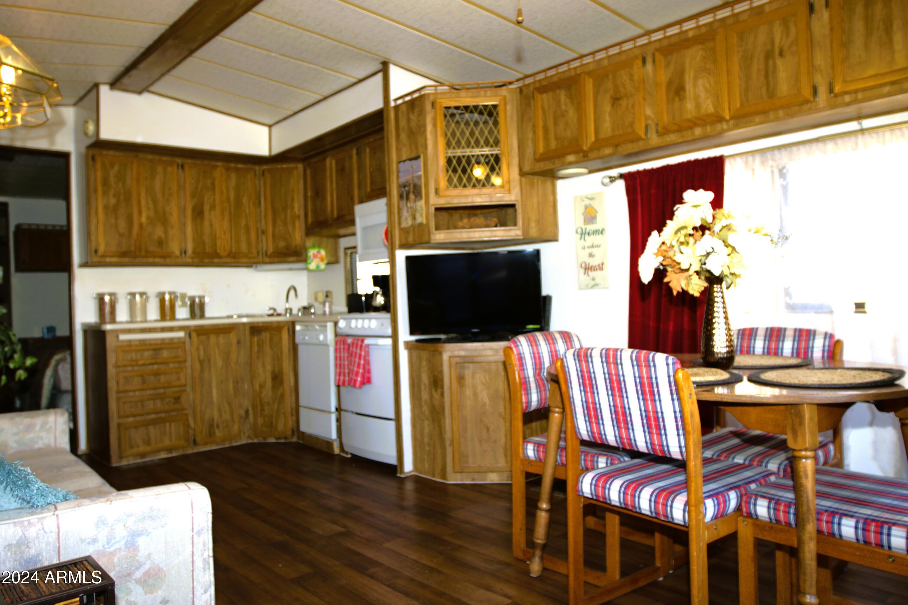 606 Navajo Road