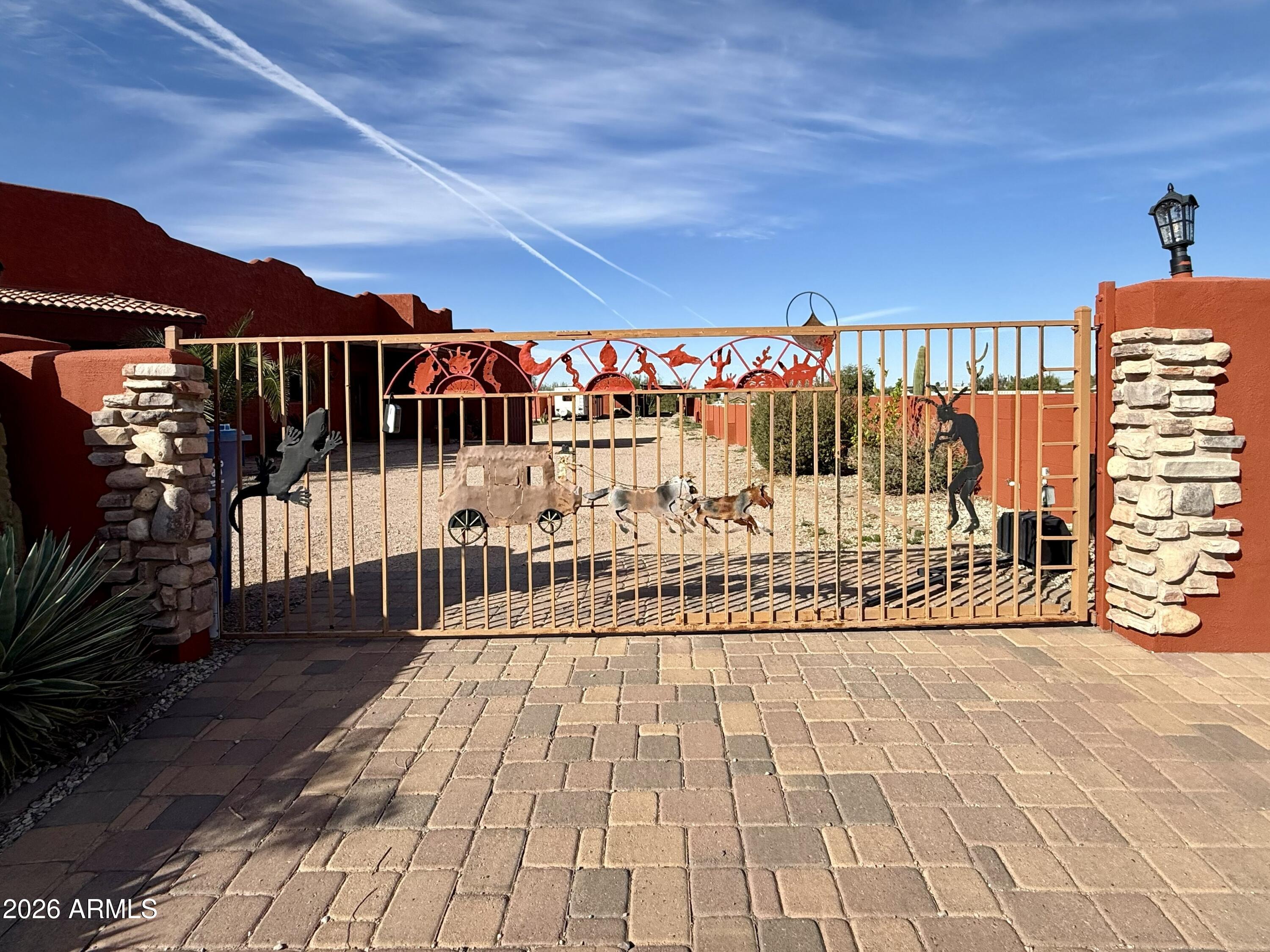 318 S GOLDFIELD Road