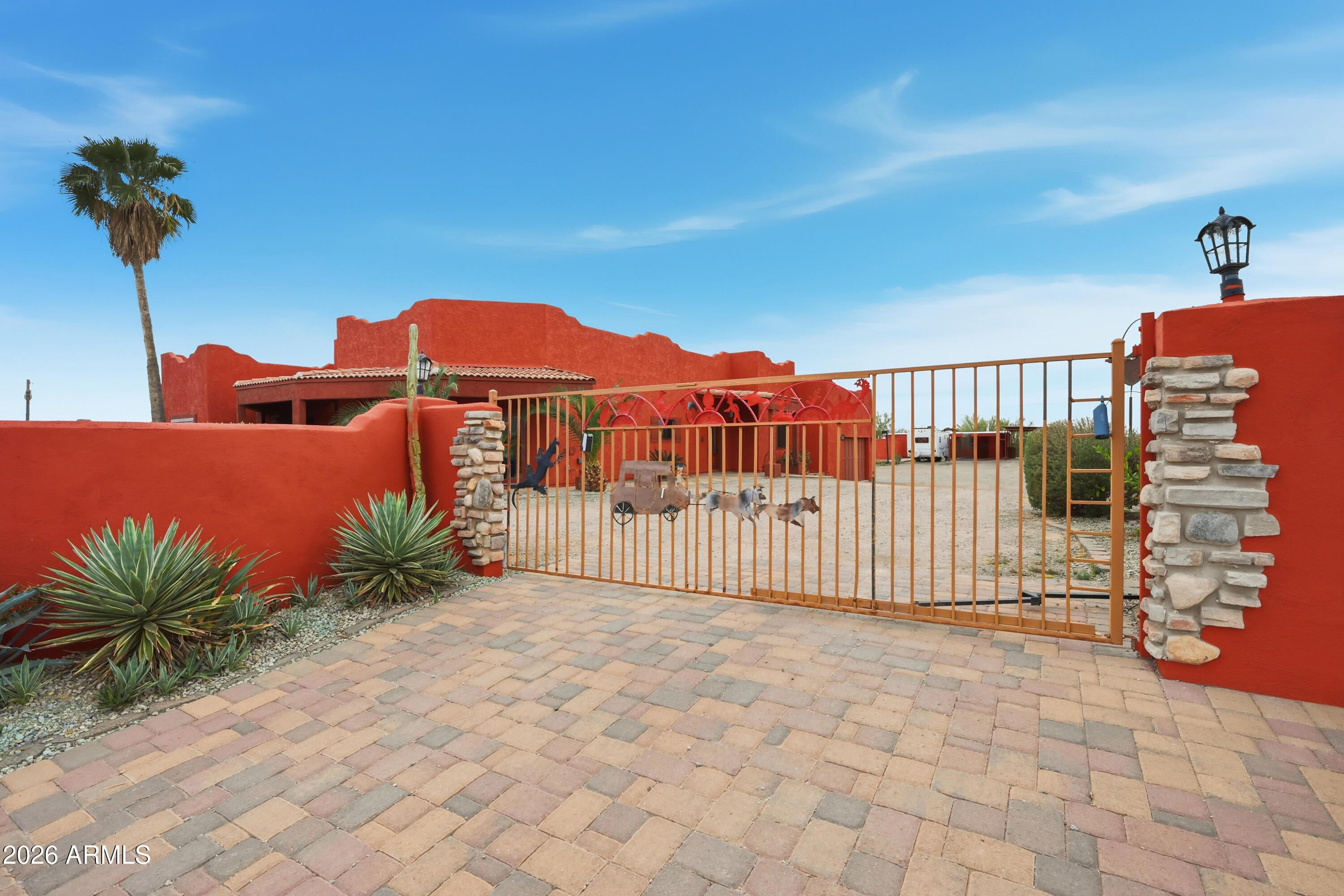 318 S GOLDFIELD Road