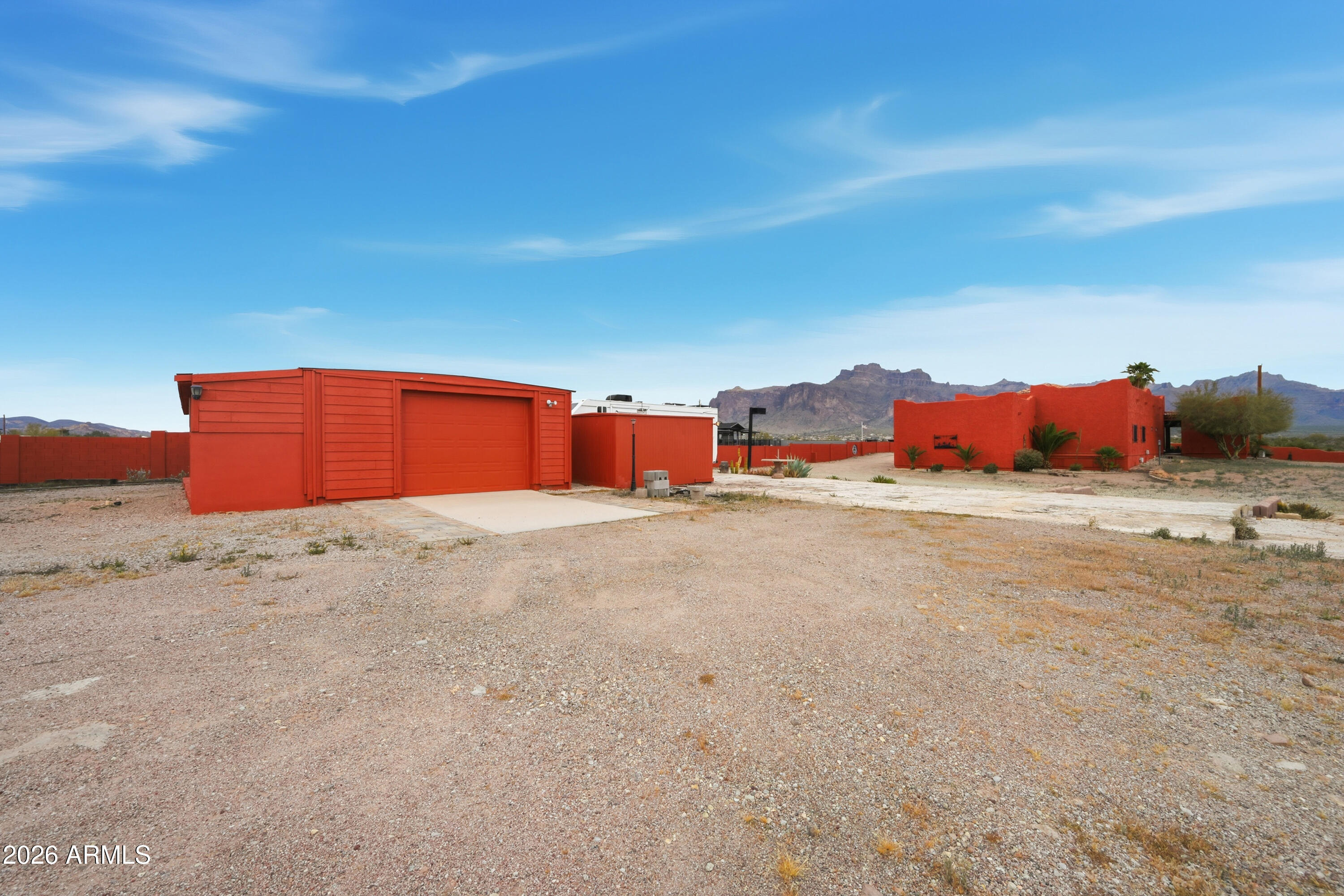 318 S GOLDFIELD Road