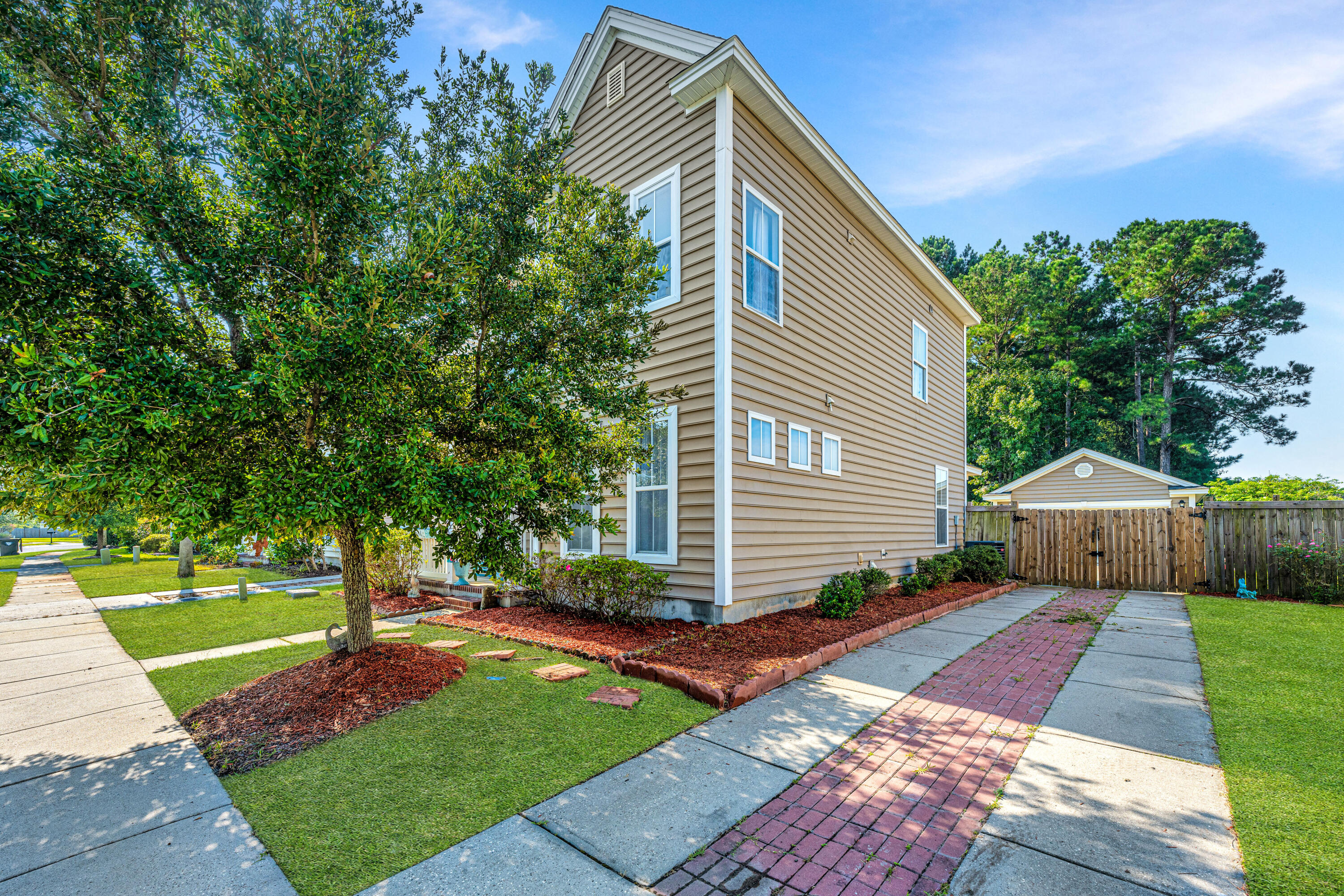 195 Avonshire Drive