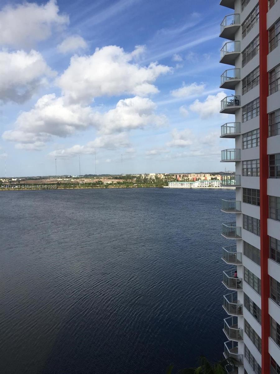 1301 NE Miami Gardens Dr Unit: 1024W