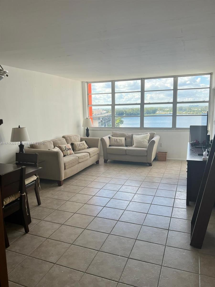 1301 NE Miami Gardens Dr Unit: 1024W