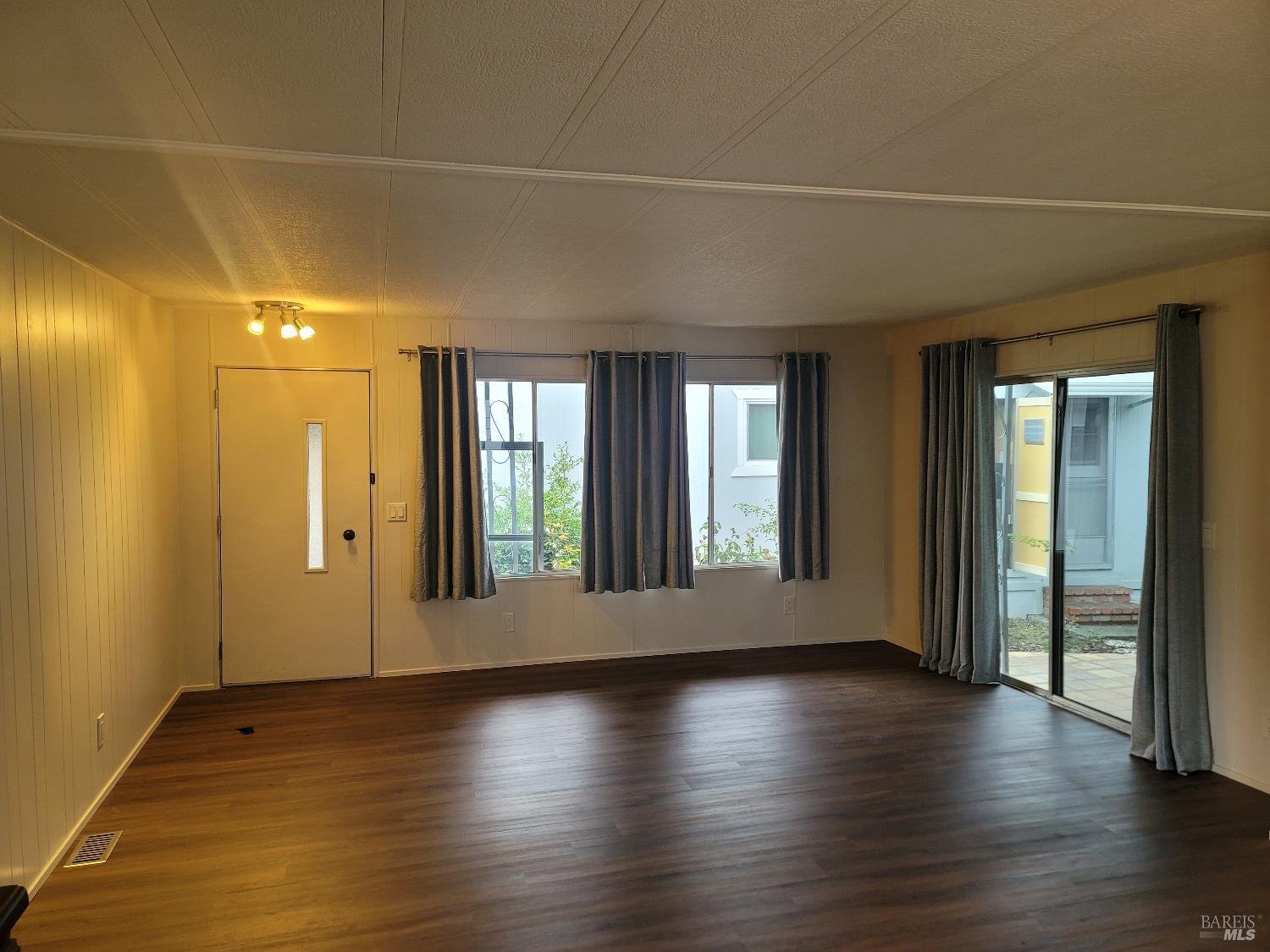 248 Parque Cabana #175