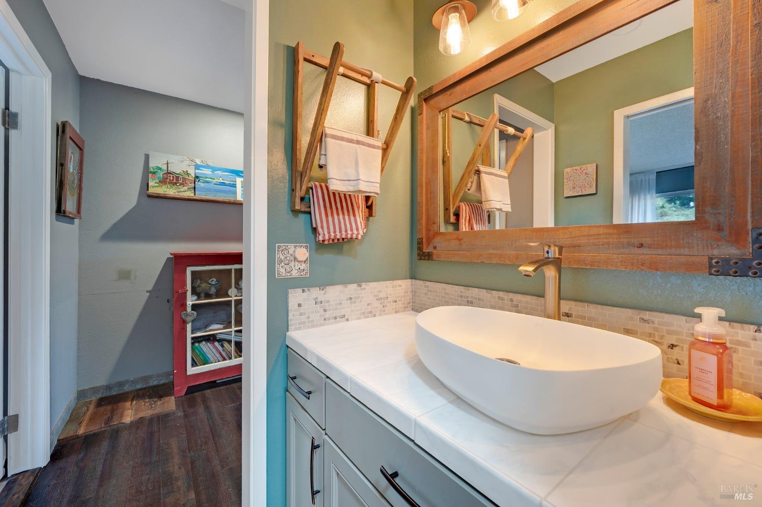 639 Racquet Club Cir