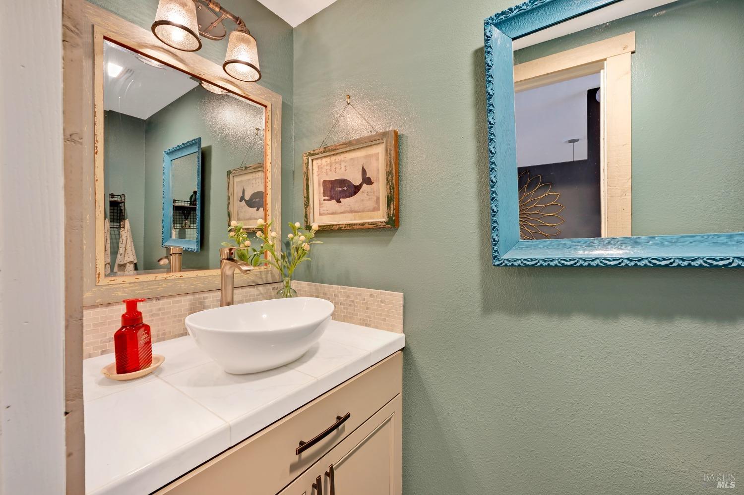 639 Racquet Club Cir