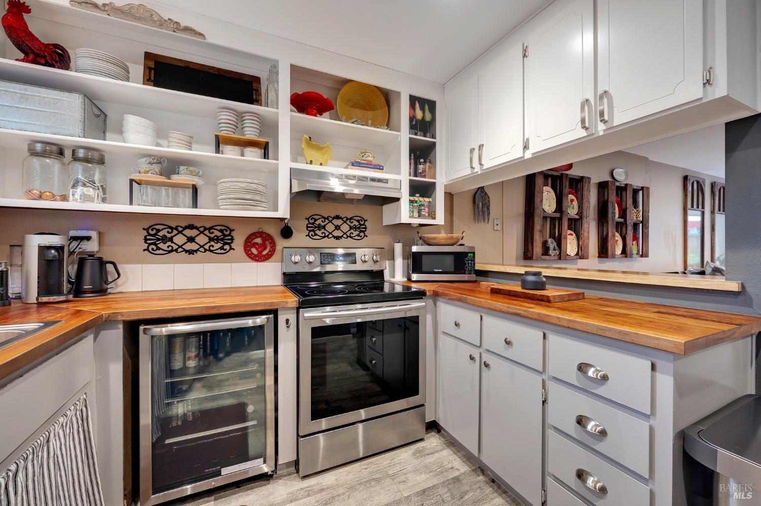 639 Racquet Club Cir