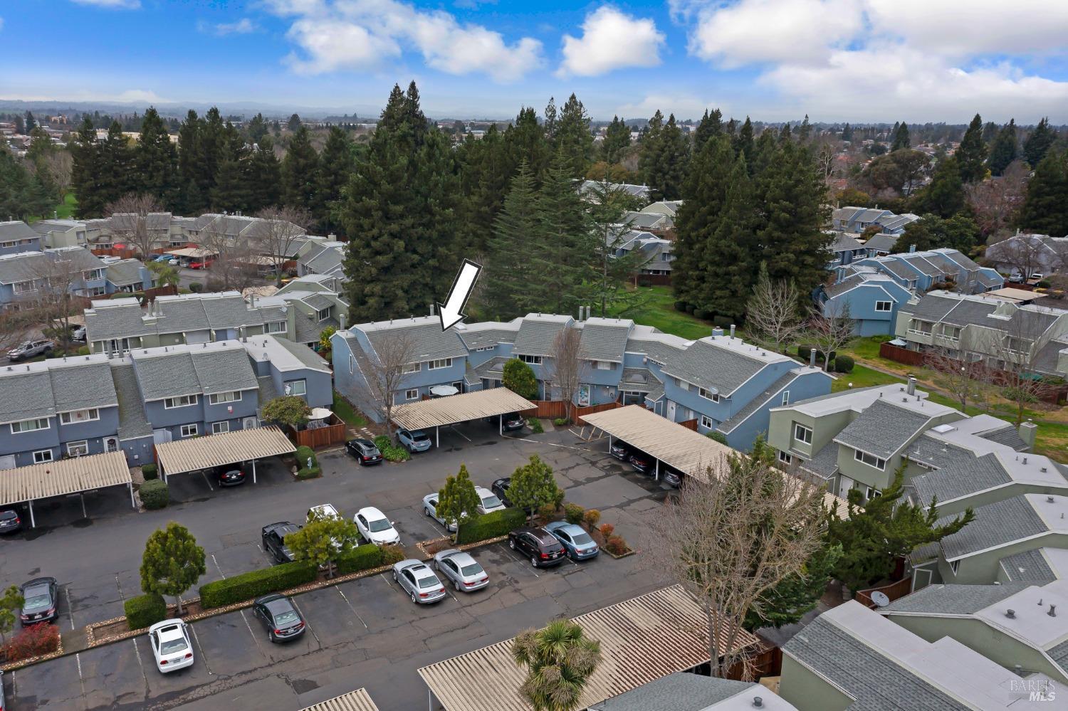 639 Racquet Club Cir