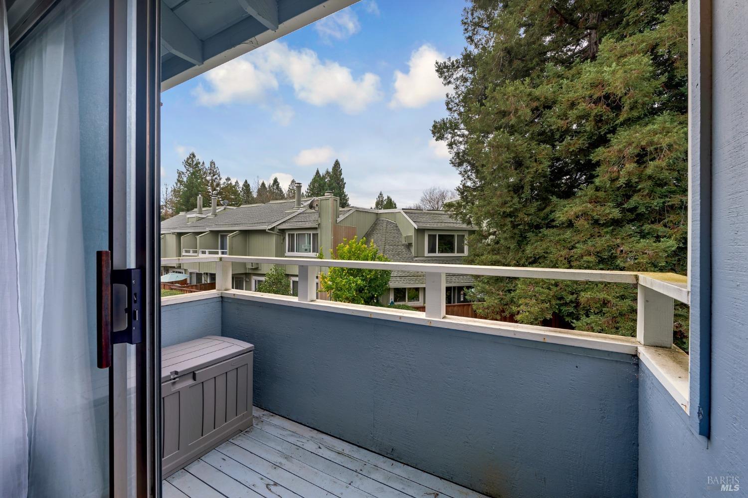 639 Racquet Club Cir