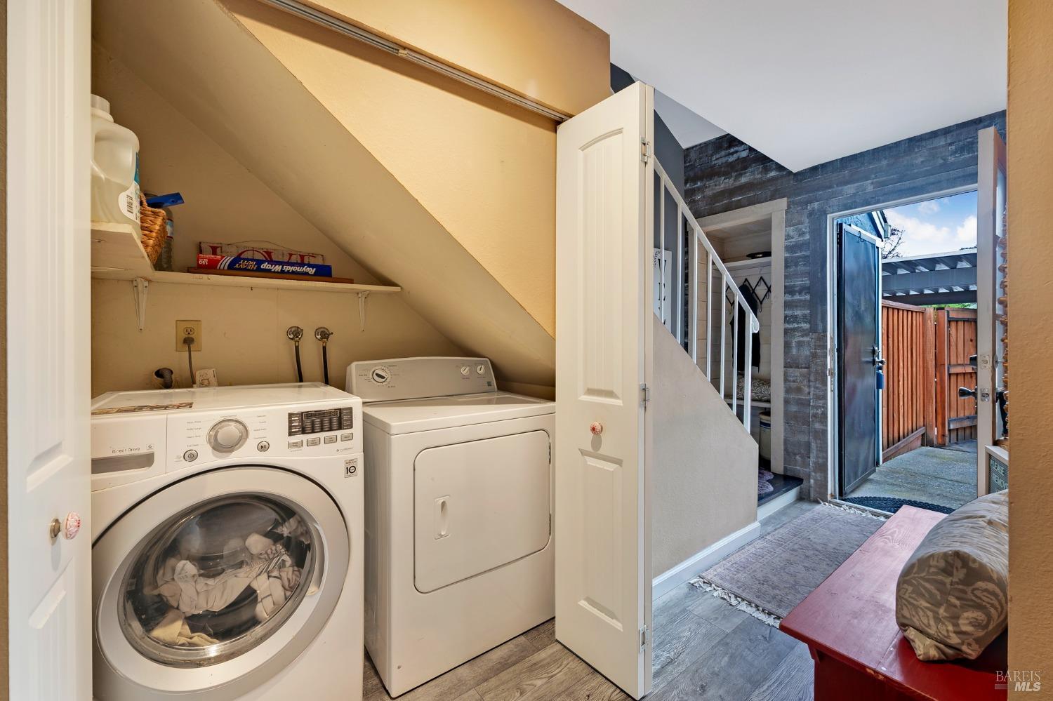 639 Racquet Club Cir