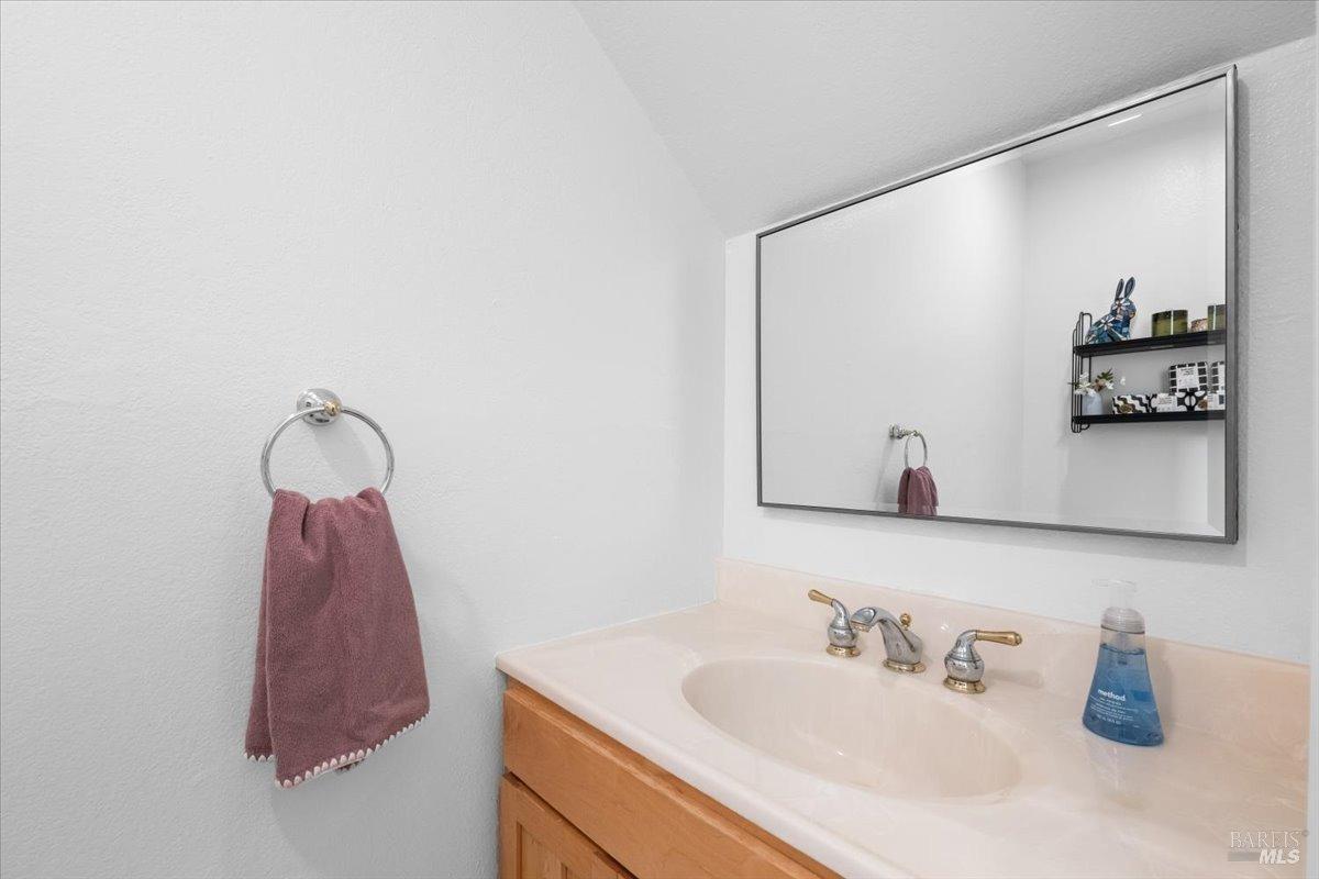 5014 Country Club Dr