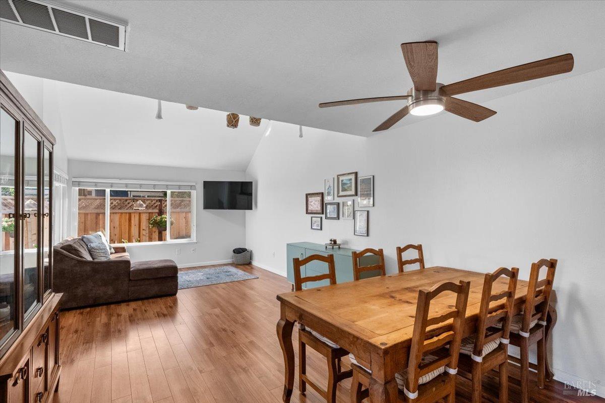 5014 Country Club Dr