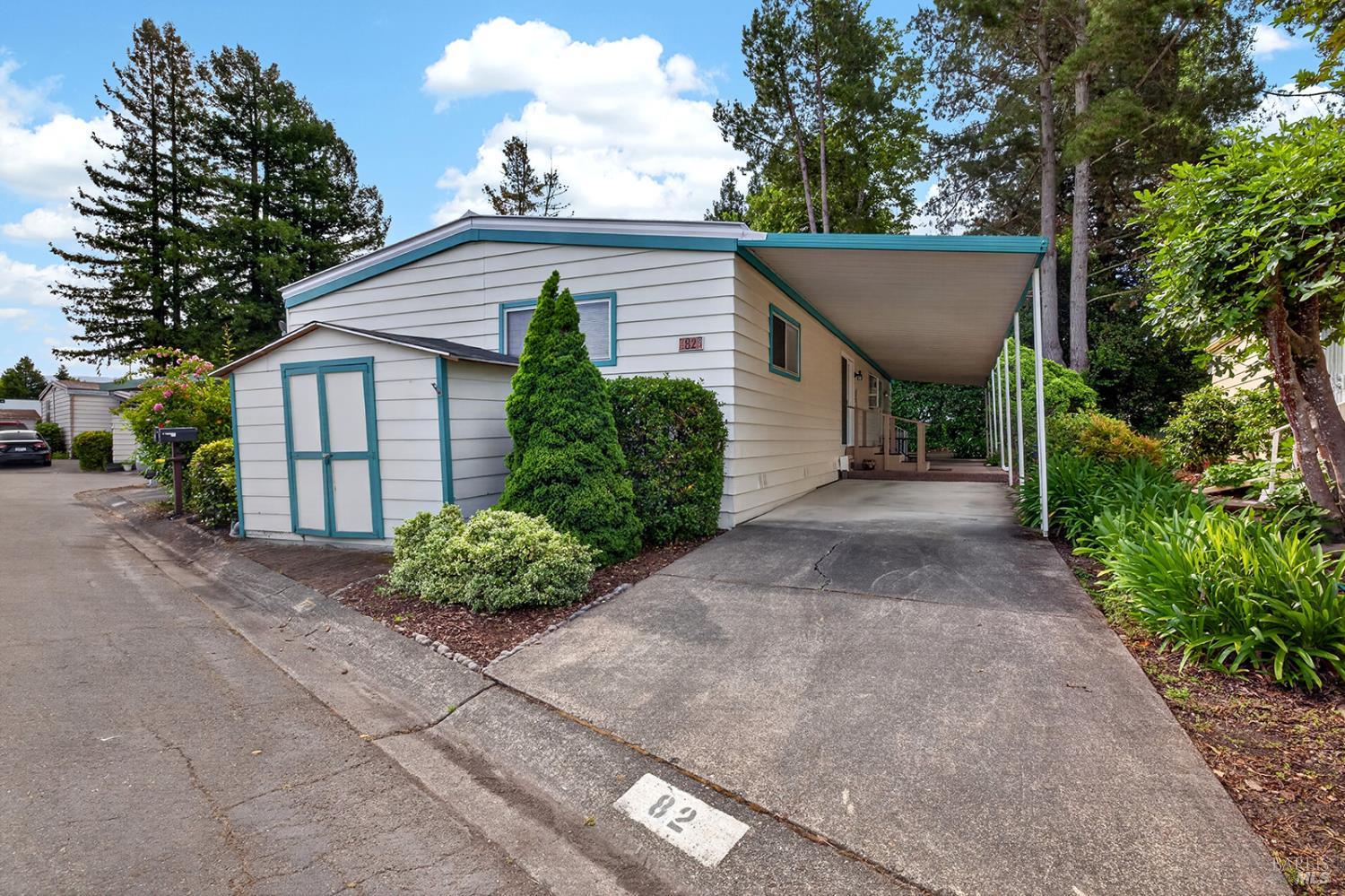 82 Circulo Rosalia Court