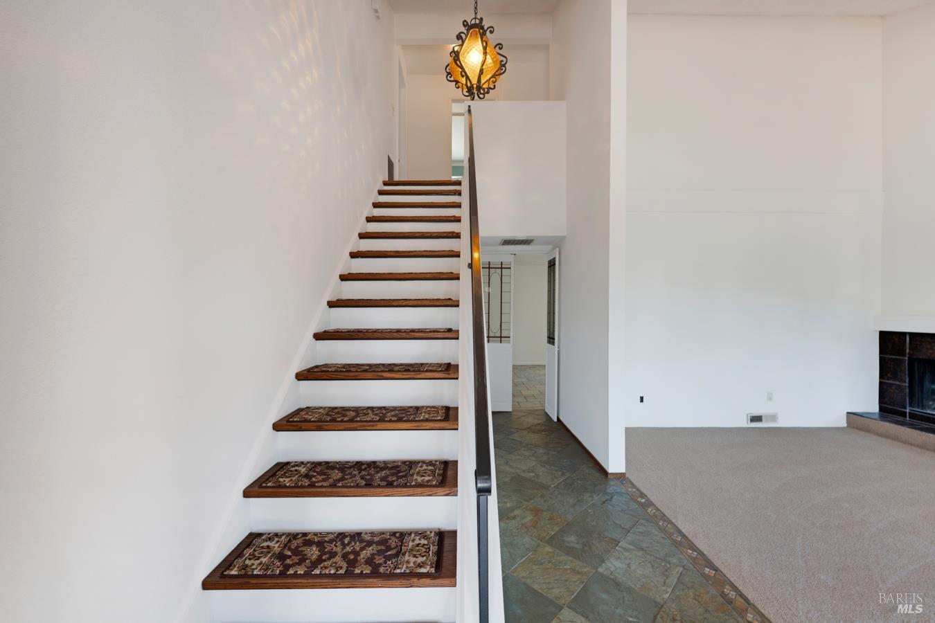1008 Santa Clara Lane