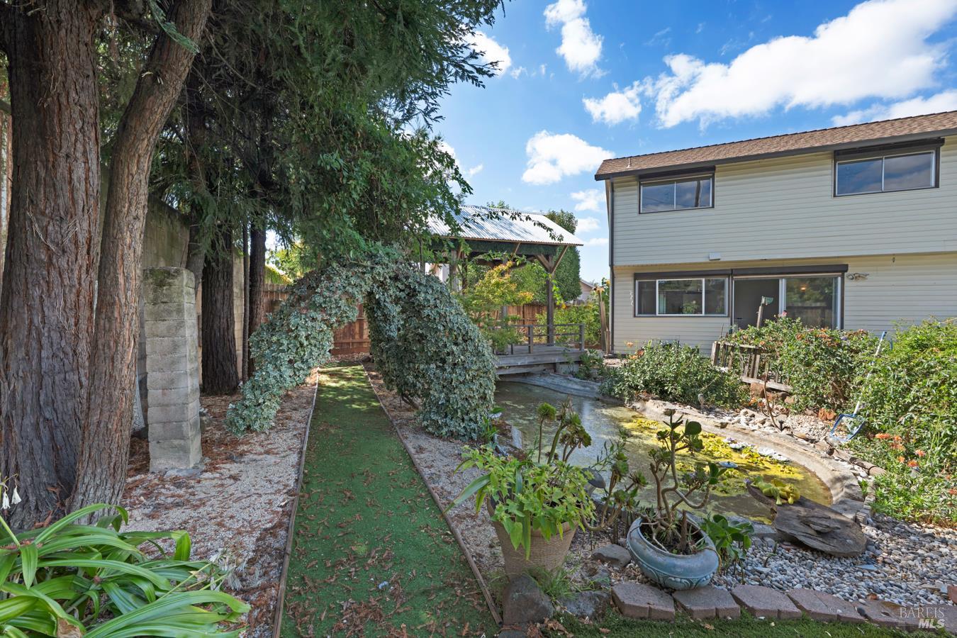 1008 Santa Clara Lane