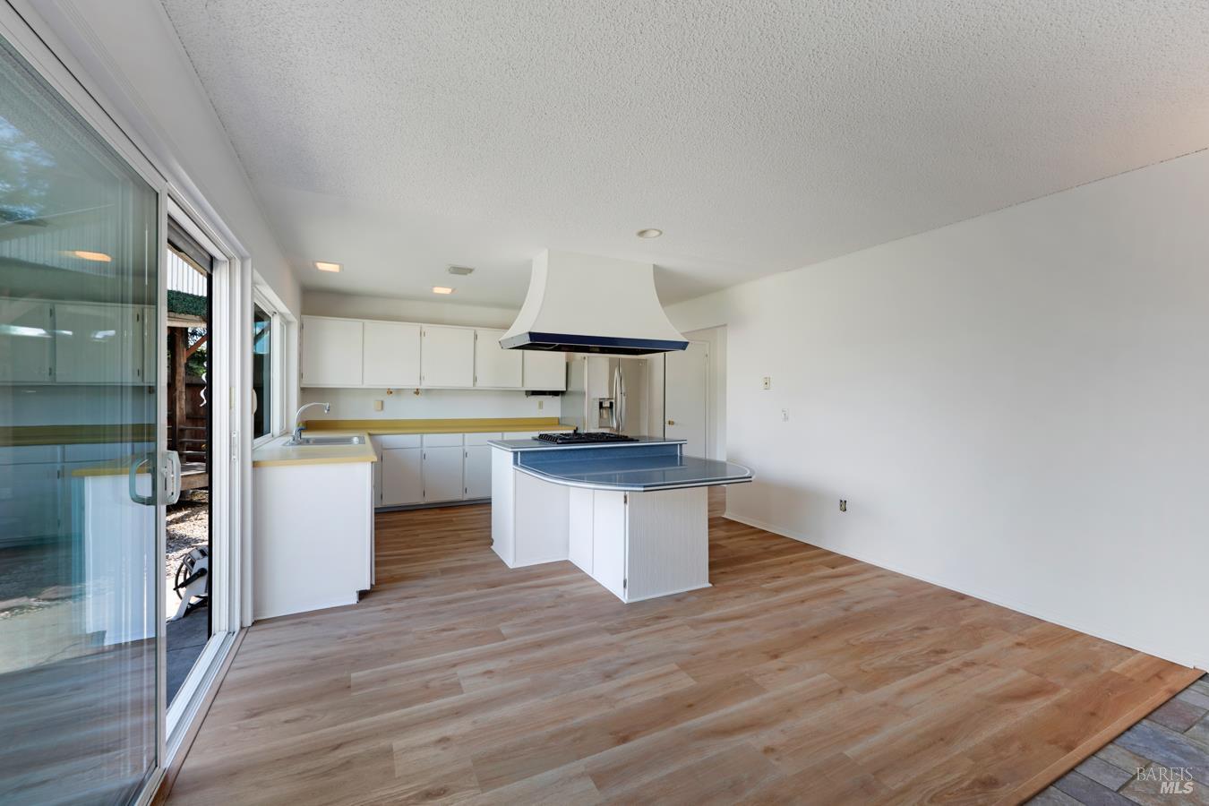 1008 Santa Clara Lane