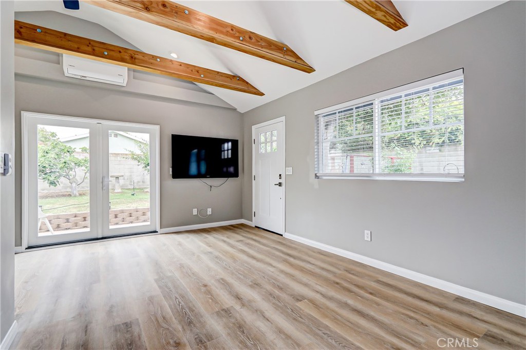 1228 Hickory
