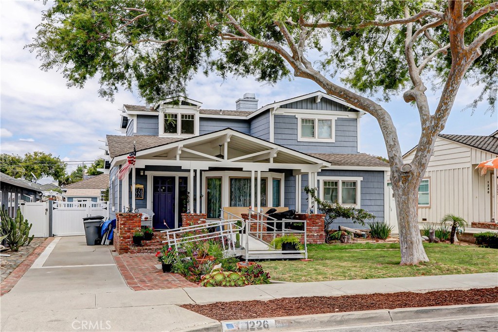 1228 Hickory