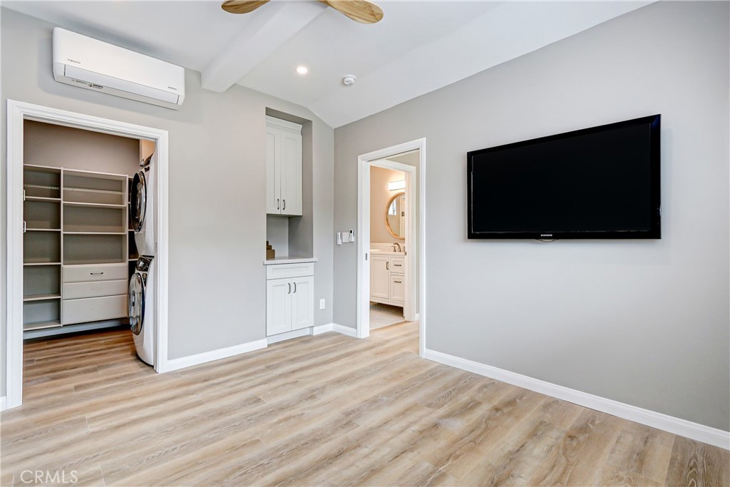1228 Hickory