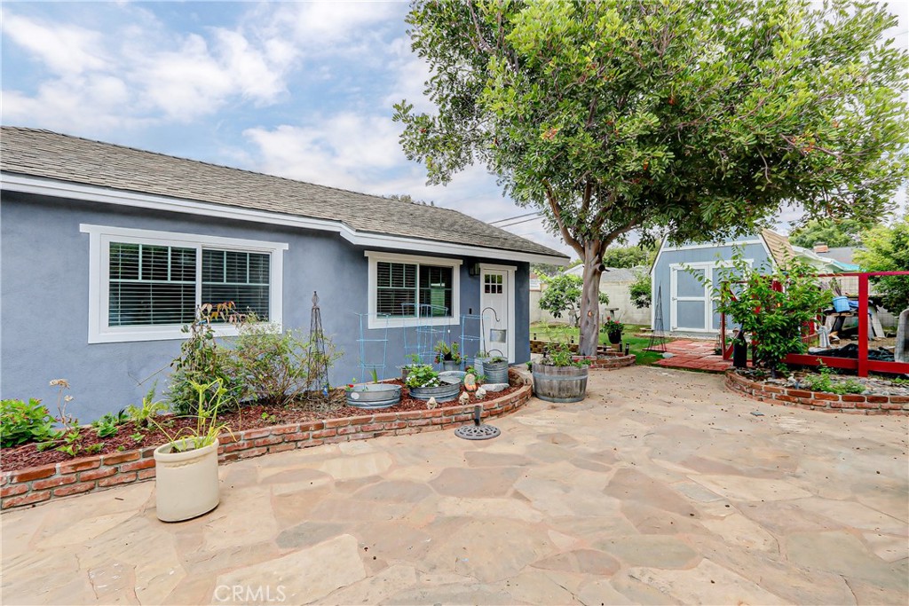 1228 Hickory