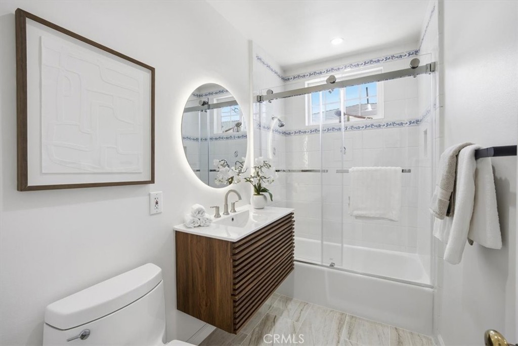 2118 W 177th