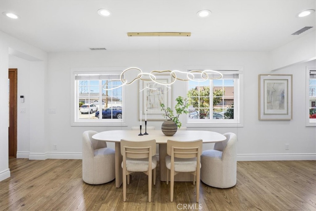2118 W 177th