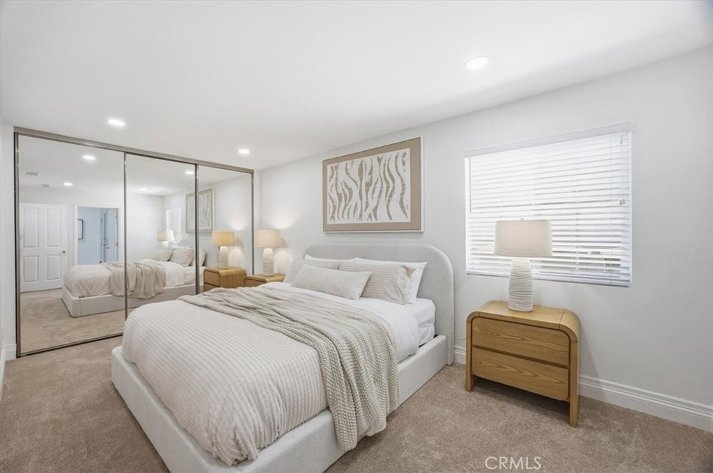2118 W 177th