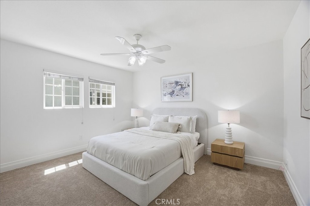 2118 W 177th