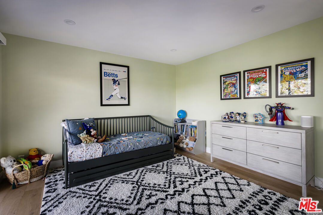 3589 Multiview Dr