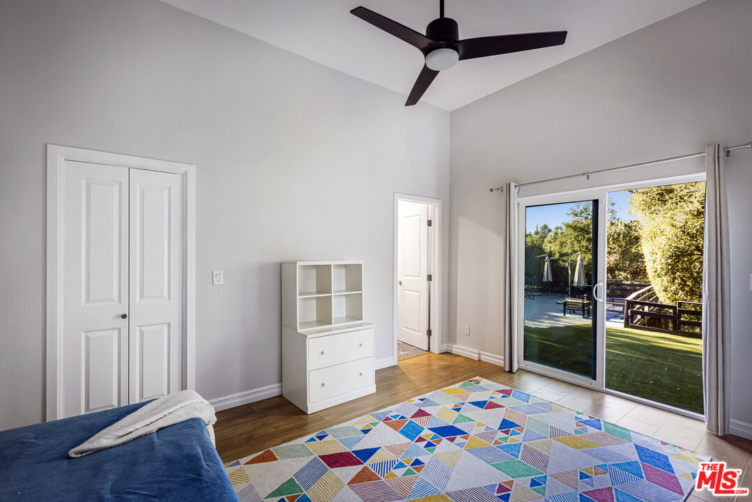 3589 Multiview Dr