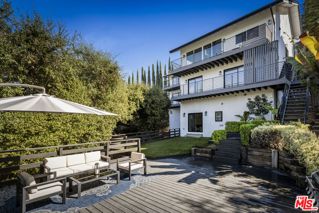 3589 Multiview Dr