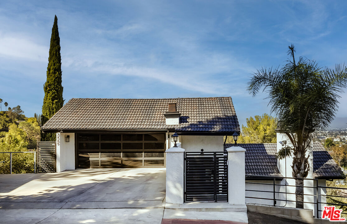 3589 Multiview Dr