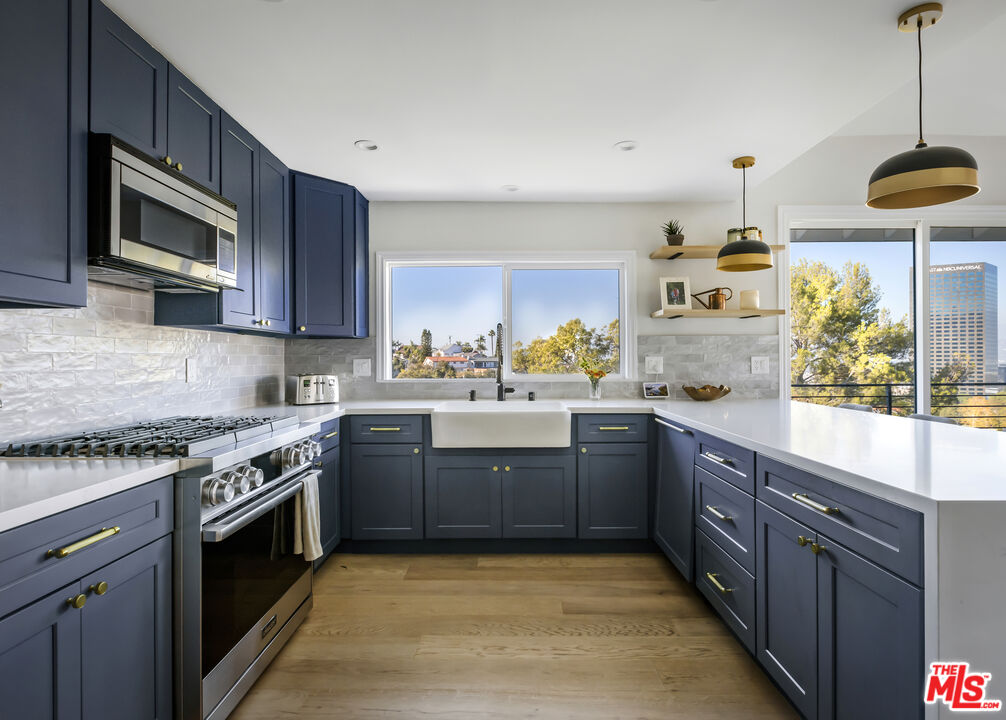 3589 Multiview Dr