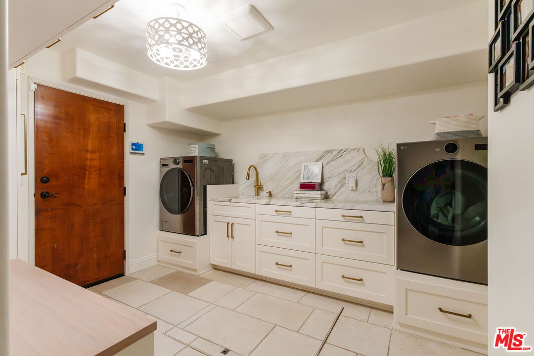 1619 Artesia Blvd Unit: A