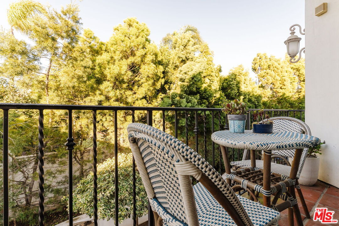 1619 Artesia Blvd Unit: A