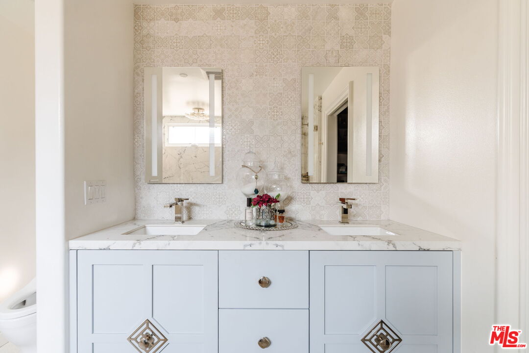 1619 Artesia Blvd Unit: A