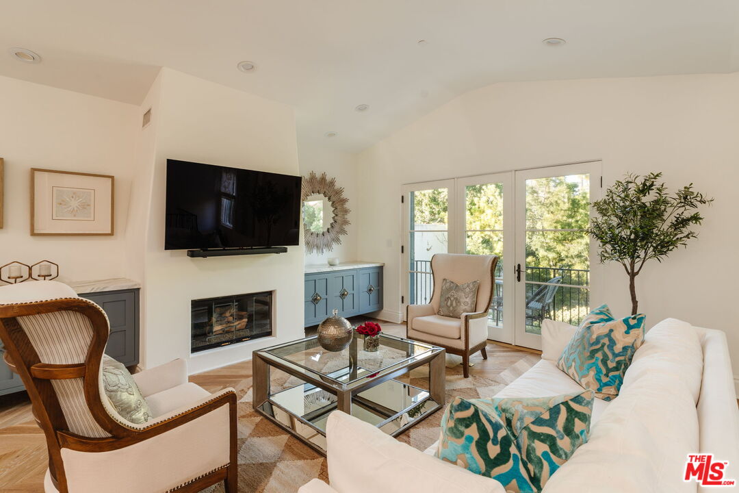 1619 Artesia Blvd Unit: A