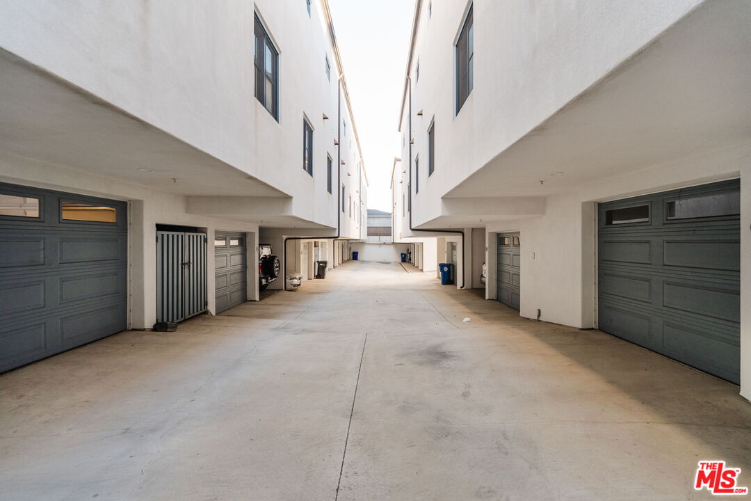 1619 Artesia Blvd Unit: A