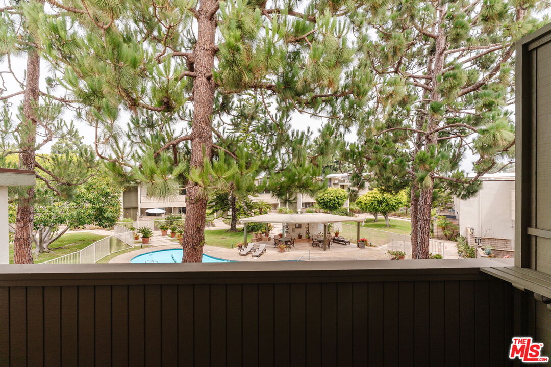 13210 Fiji Way Unit: M